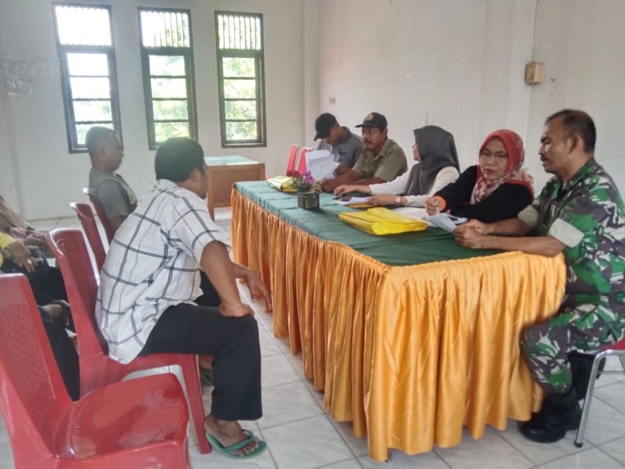 Musyawarah Jadi Solusi, Babinsa Wonorejo Kawal Penyelesaian Sengketa Batas Tanah