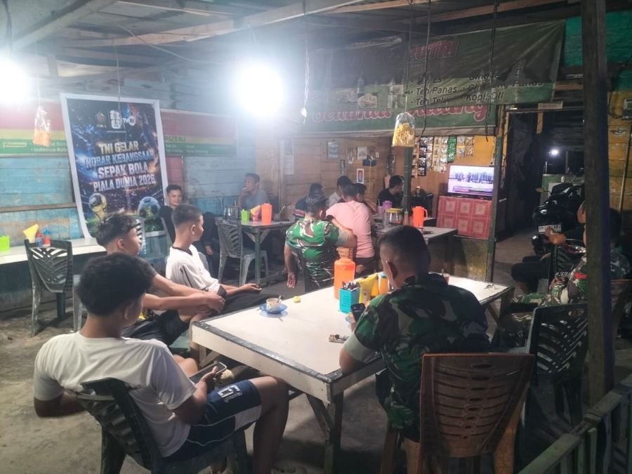 Nobar Piala Dunia 2026 Satukan Babinsa dan Warga Muara Lembu