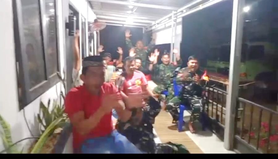 Nobar Piala Dunia Bangun Sinergi Babinsa dan Warga Singingi Hilir