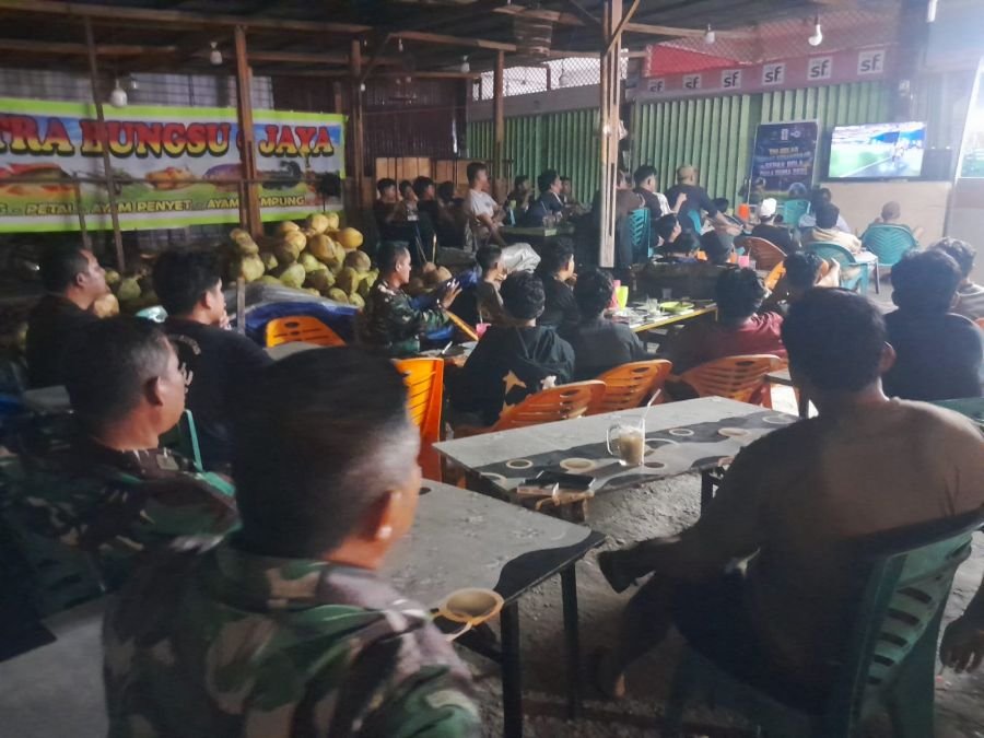 Nobar Piala Dunia, Koramil 04/Perawang Pererat Hubungan dengan Warga