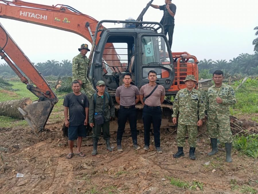 OPERASI PENERTIBAN KAWASAN HUTAN DI TASIK SERAI BERJALAN AMAN DAN TERKENDALI
