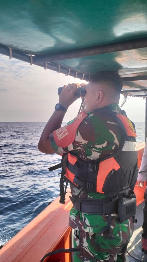 OPERASI SAR HARI KE-3 KM. SAMUDRA JAYA KELAUTAN DI PERAIRAN ANAMBAS MASIH Di INTENSIFKAN