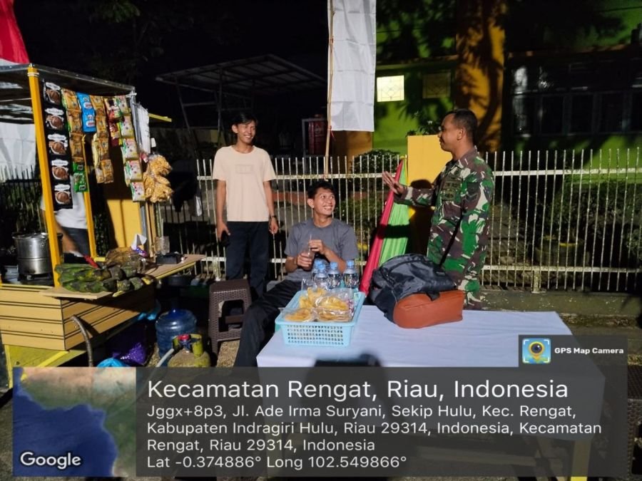 Pantau Kondusifitas Wilayah, Babinsa Koramil 01/Rengat Laksanakan Patroli Malam