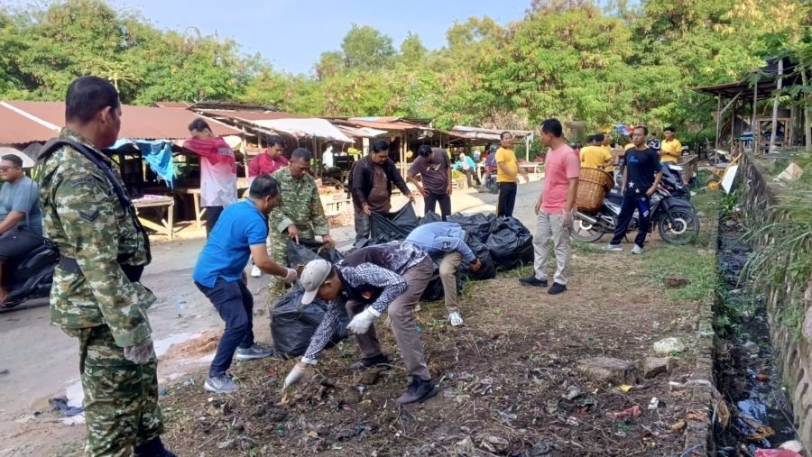 Pasar Bukit Tembak Jadi Sasaran Gerakan Indonesia Asri