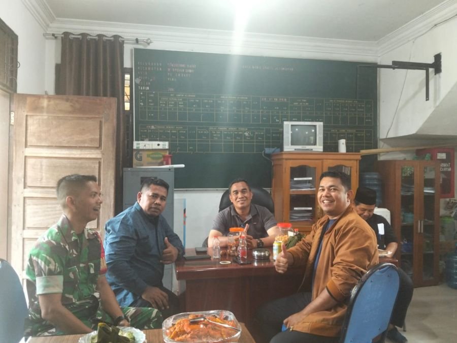 Pasca Idul Adha, Babinsa dan Kelurahan Tangkerang Barat Perkuat Sinergitas Wilayah