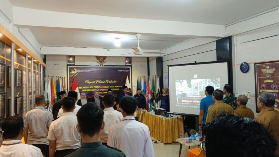Pasi Log Kodim 0317/TBK Ikuti Rekapitulasi Data 202.616 Pemilih Karimun