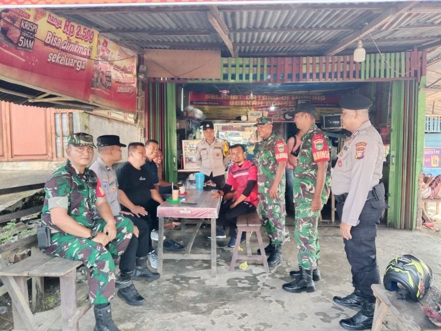 Pastikan Wilayah Aman, Koramil 08/Tandun Gelar Patroli Kewilayahan di Pusat Aktivitas Warga