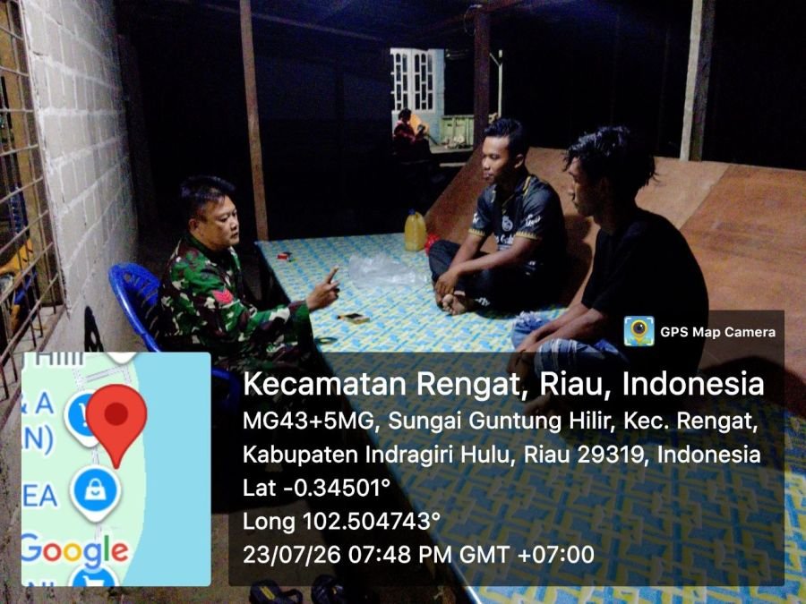 Pastikan Wilayah Aman,Babinsa 01/Rengat Aktif Laksanakan Patroli Malam
