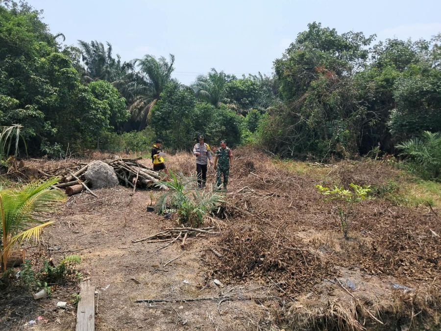 Patroli Bersama Digencarkan, Babinsa Maredan Waspadai Ancaman Karhutla