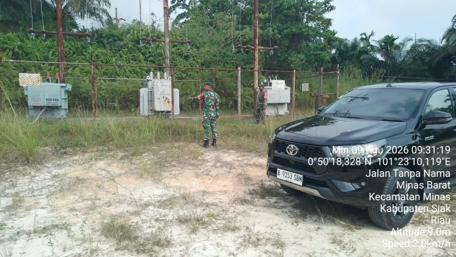 Patroli Binter TNI Perkuat Pengamanan Area PHR Minas dan Komunikasi Warga