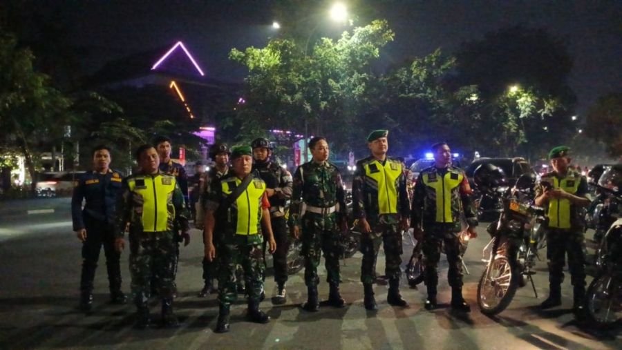 Patroli Gabungan Digelar, Babinsa Koramil Sukajadi Imbau Warga Jaga Kamtibmas