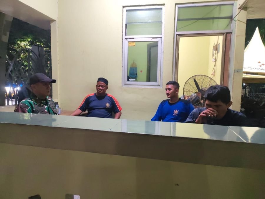 Patroli Humanis Babinsa di Masjid Raya An Nur, Security Apresiasi Kehadiran TNI Jaga Keamanan