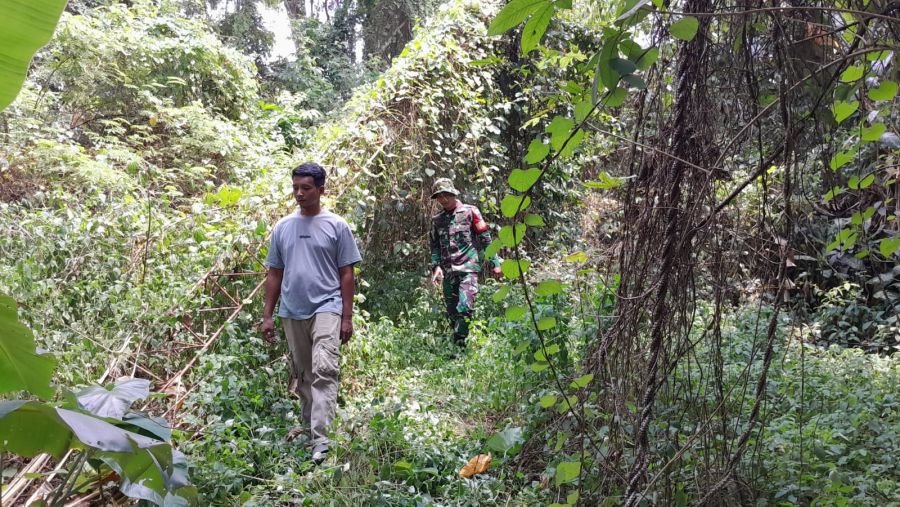 Patroli Karhutla, Babinsa dan MPA Pastikan Wilayah Muara Fajar Timur Aman