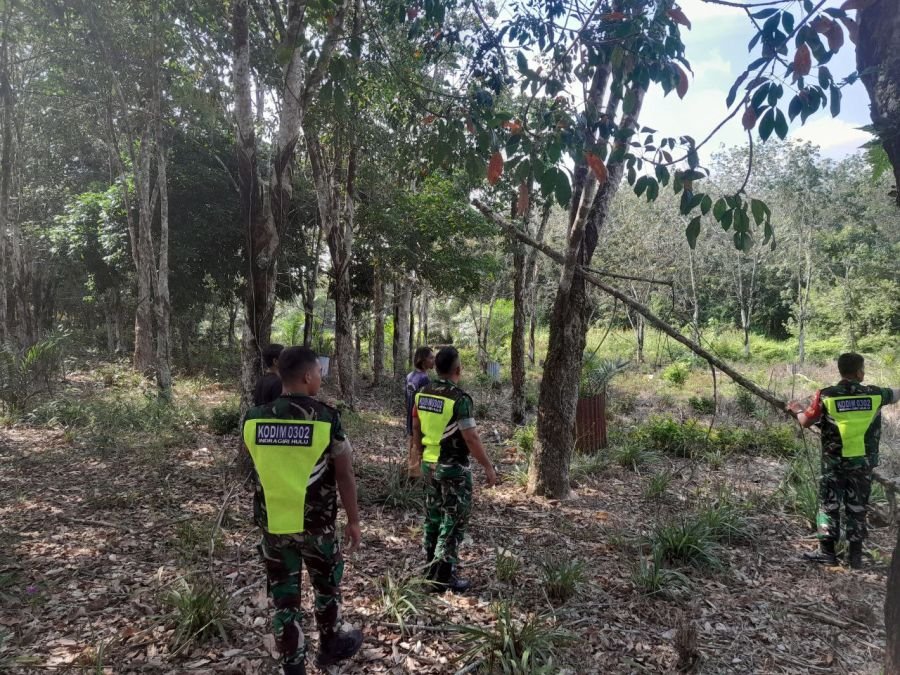Patroli Karhutla Koramil 02/KT Perkuat Cegah Api di Pulau Komang