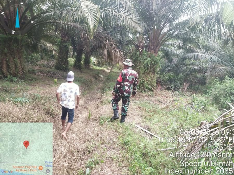 Patroli Karhutla Koramil 02/Sungai Apit Pastikan Wilayah Dosan Tetap Aman