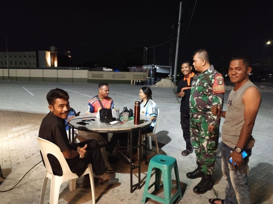 Patroli Malam Babinsa Air Hitam, Pesan Humanis untuk Generasi Muda