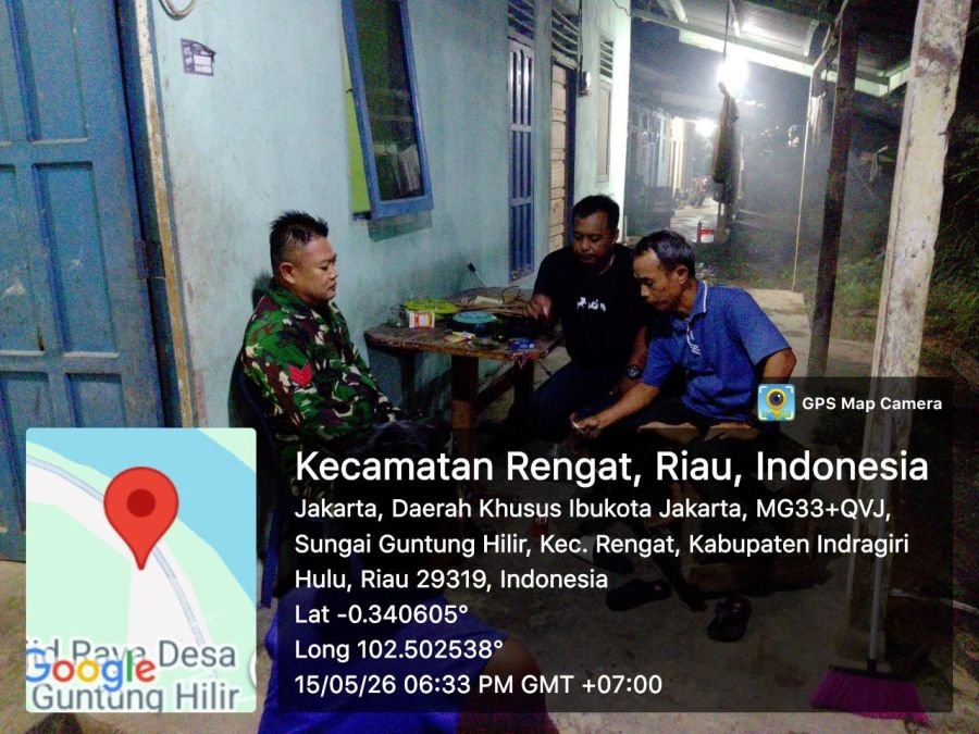 Patroli Malam Babinsa Koramil 01/Rengat Sempatkan Komsos Dengan Warga Binaan