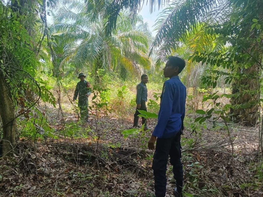 Patroli Menyapa Warga, Babinsa Rupat Ajak Masyarakat Jaga Lahan Tanpa Api