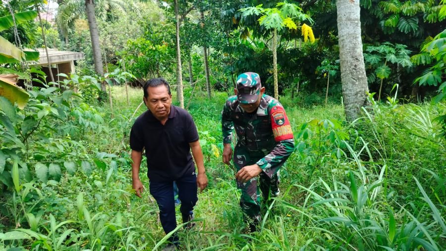 Patroli Rutin Babinsa dan Warga Jaga Tenayan Raya Tetap Bebas Karhutla