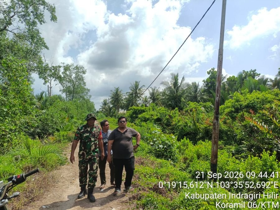 Patroli Tapal Batas, Babinsa Koramil 06/Kateman Pastikan Wilayah Air Tawar Aman dari Karhutla