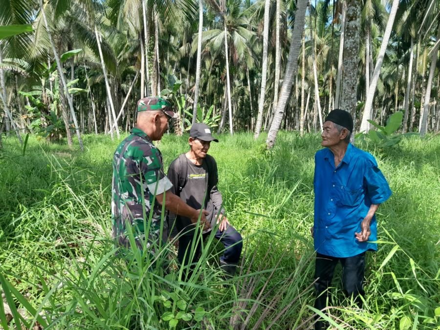 Patroli Tapal Batas: Peltu Nofiandi Dan Warga Sungai Undan Solid Cegah Karhutla