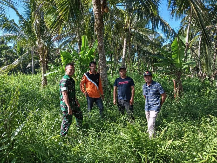 Patroli Tapal Batas Sungai Terab, Sinergi Serda M. Tahir dan Warga Cegah Karhutla