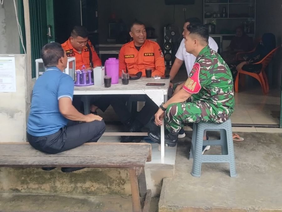 Patroli Wilayah dan Komsos, Babinsa Rumbai Edukasi Warga Soal Mitigasi Bencana