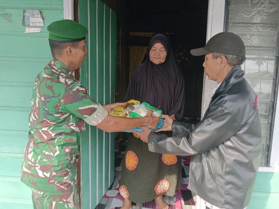 Peduli Warga Kurang Mampu, Koramil 01/Bangko Gelar Aksi 