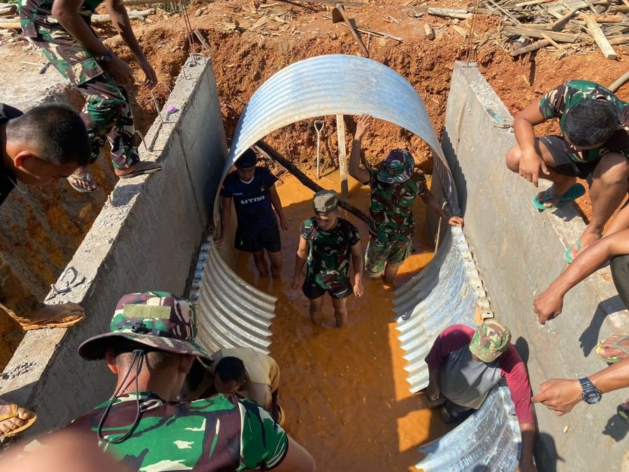 Pemasangan ARMCO Jembatan Sungai Paya Terus Dikebut di Desa Sebele