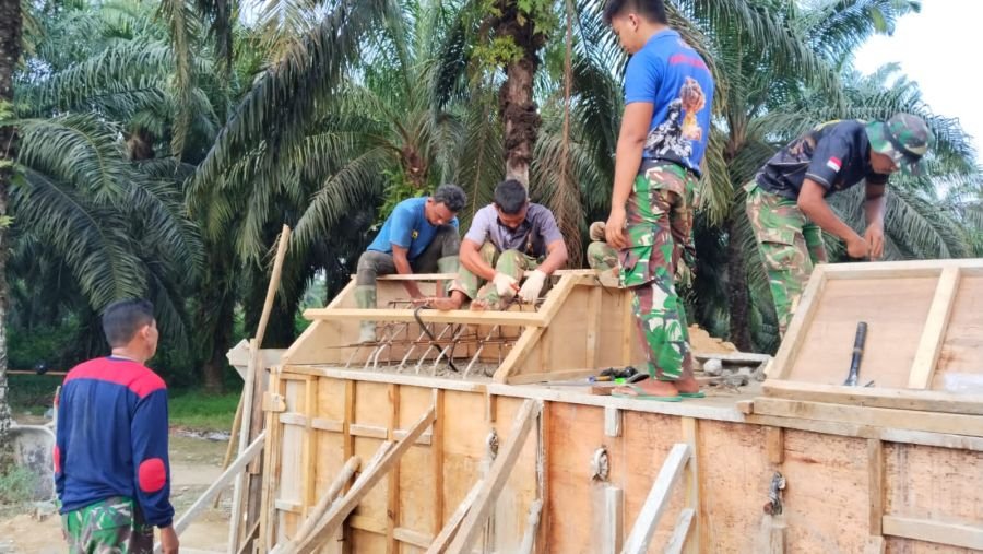 Pemasangan Mal Angkur Bagian Atas Jembatan Perintis Garuda Terus Berlanjut