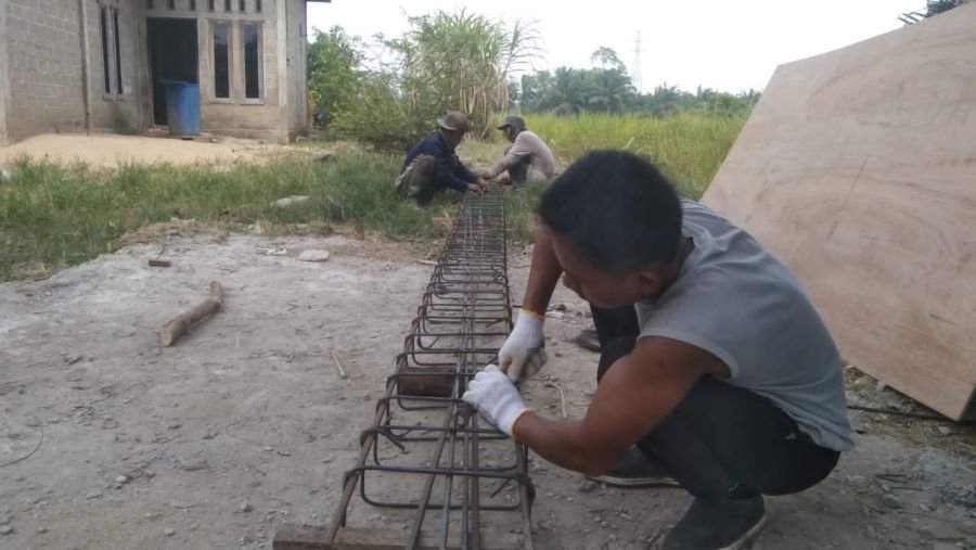 *Pembangunan Jembatan Beton Tahap VIII di Kuala Mulya Masuk Proses Merakit Besi* 