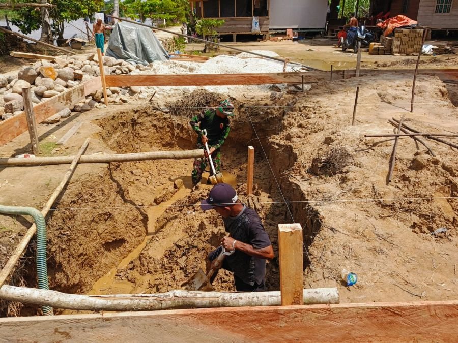Pembangunan Jembatan Dipercepat, Pasukan Koramil 06/Tanjung Medan turun bersama warga