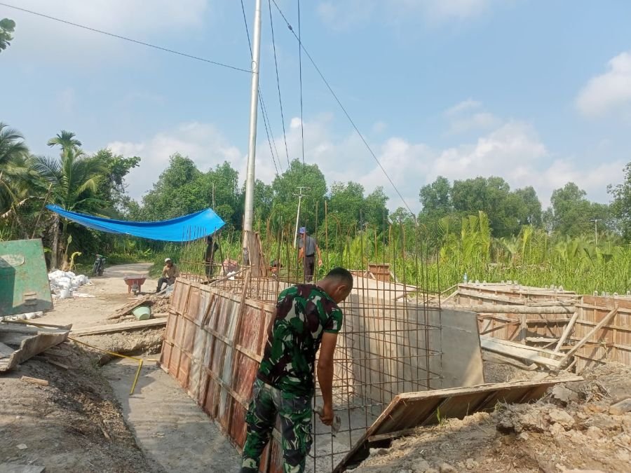 Pembangunan Jembatan Gantung Desa Sialang Jaya Terus Berlanjut, Progres Pondasi Tiang Pilon Capai 80