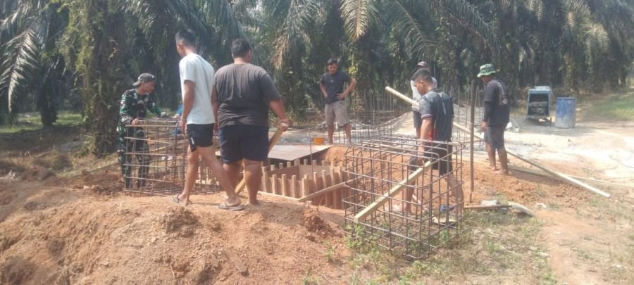 *Pembangunan Jembatan Gantung Garuda di Talang Pring Jaya Masuk Tahap Pengecoran Pondasi Pilon*