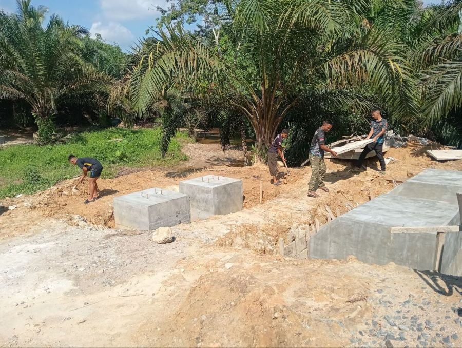 Pembangunan Jembatan Gantung Garuda di Desa Sanglap Capai Tahap Pembersihan Pondasi