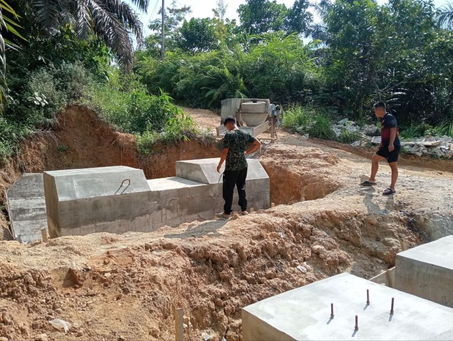 Pembangunan Jembatan Gantung Garuda Desa Sanglap Inhu Kini Masuk Tahap Pembersihan Pondasi