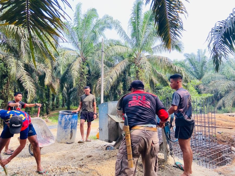 Pembangunan Jembatan Gantung Garuda Tahap V di Desa Talang Pring Jaya terus digesa