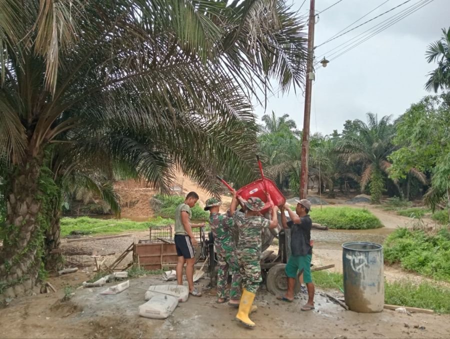 Pembangunan Jembatan Gantung Garuda Tahap III di Desa Sanglap Berlanjut, TNI dan Warga Gotong Royong