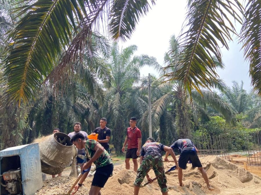 Pembangunan Jembatan Gantung Garuda Talang Pring Jaya Masuk Tahap Pengecoran Tapak Tepi Dekat