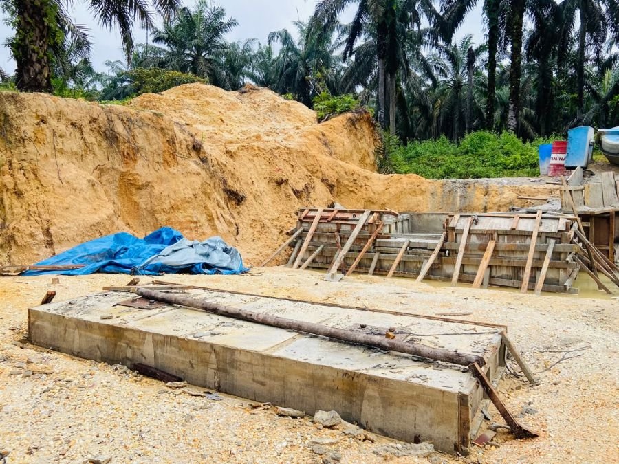 Pembangunan Jembatan Gantung Garuda Tahap III Terus Berlanjut di Desa Bumi Mulya