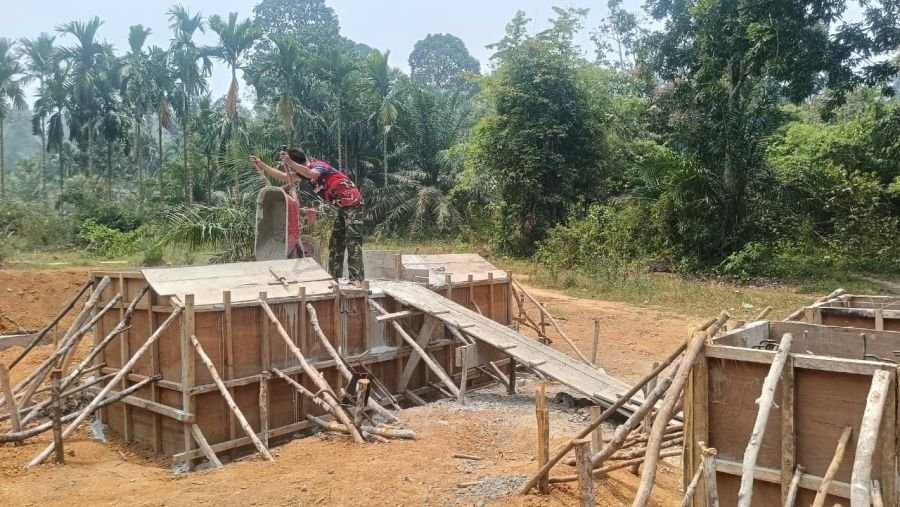 Pembangunan Jembatan Gantung Talang Perigi Terus Berlanjut, Pengecoran Abutmen Tepi Jauh Dilanjutkan