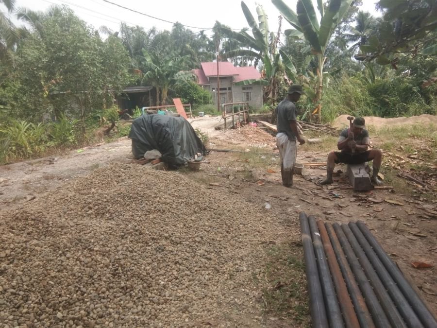 Pembangunan Jembatan Garuda Tahap VI di Desa Tanjung Sari Terus Berlanjut