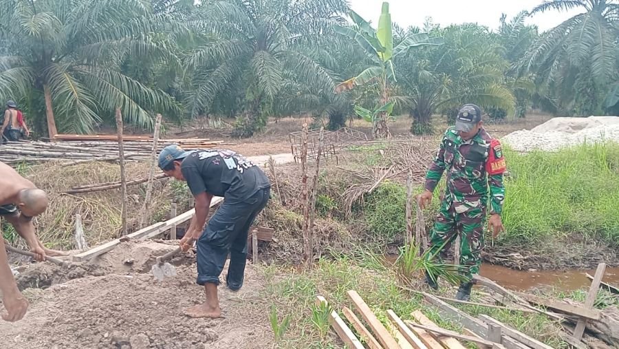 Pembangunan Jembatan Garuda Terus Berjalan Meski Debit Air Tinggi
