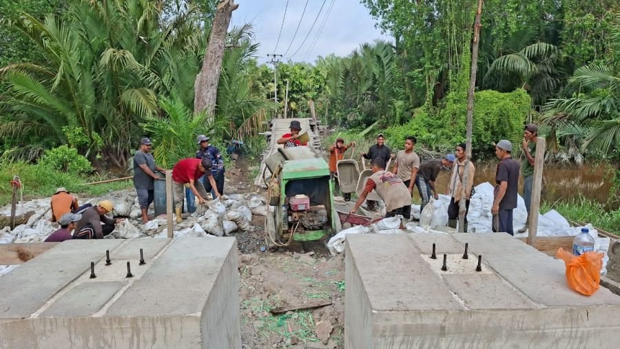 Pembangunan Jembatan Perintis Garuda di Jalan Lintas Enok - Seberang Tembilahan Terus Berlanjut