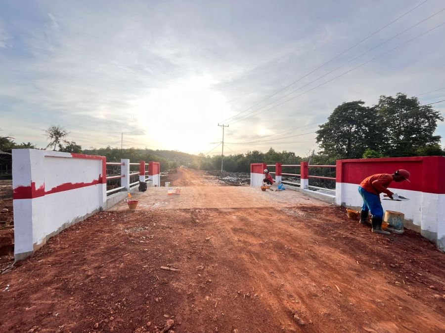 Pembangunan Jembatan Sungai Mata III Terus Berlanjut di Belat