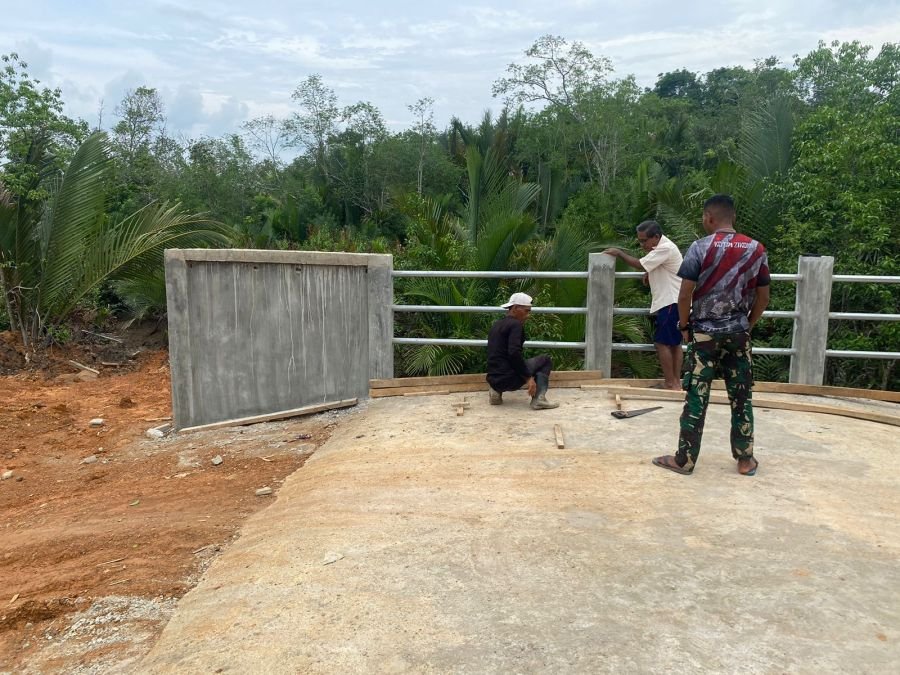 Pembangunan Jembatan Sungai Merpati Dikebut, Finishing Mulai Dikerjakan