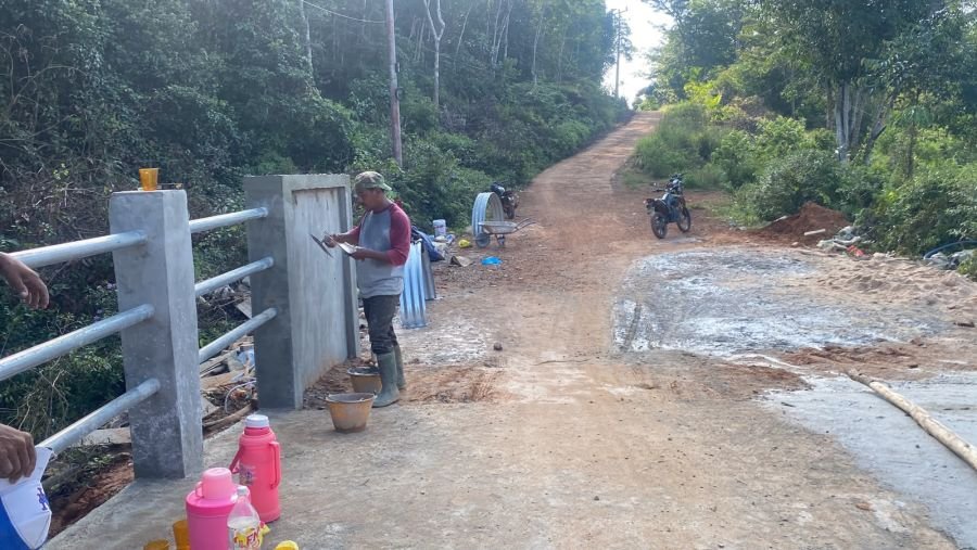 Pembangunan Jembatan Sungai Paya Dipercepat, Tembok Pengaman Mulai Dipasang