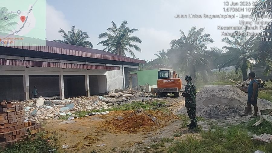 Pembersihan Lahan KDKMP di Kel. Melayu besar, kec. tptm, kab. rohil