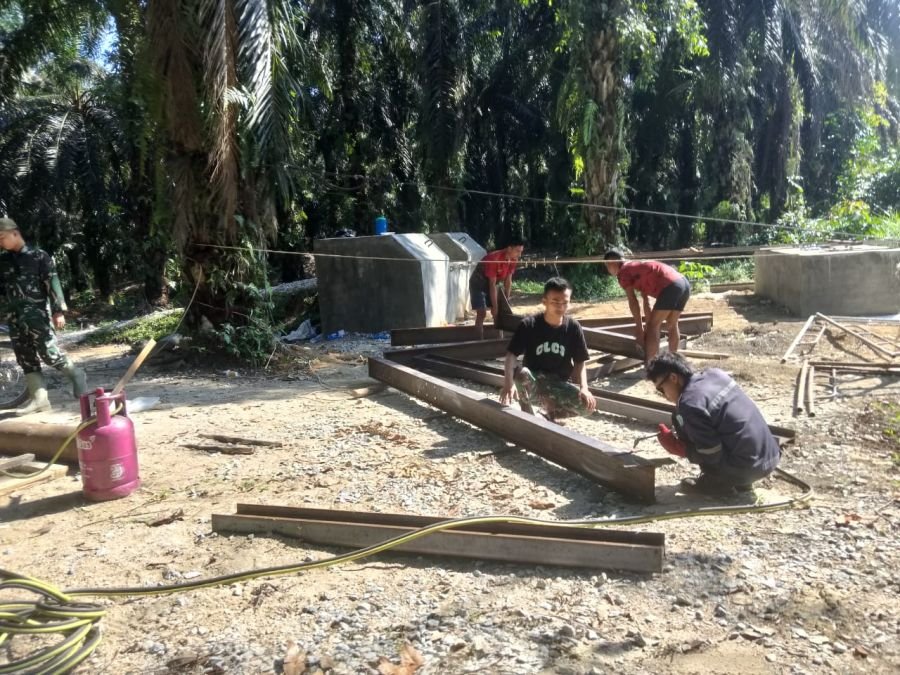 Pembuatan Rangka Tiang Jembatan dan Pemasangan Sling Lantai Terus Dikebut