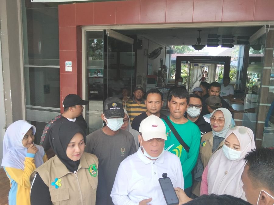 Pemkab Rohil Bersama Koramil 01/Bangko Besuk 14 Pasien DBD di RSUD Dr RM Pratomo